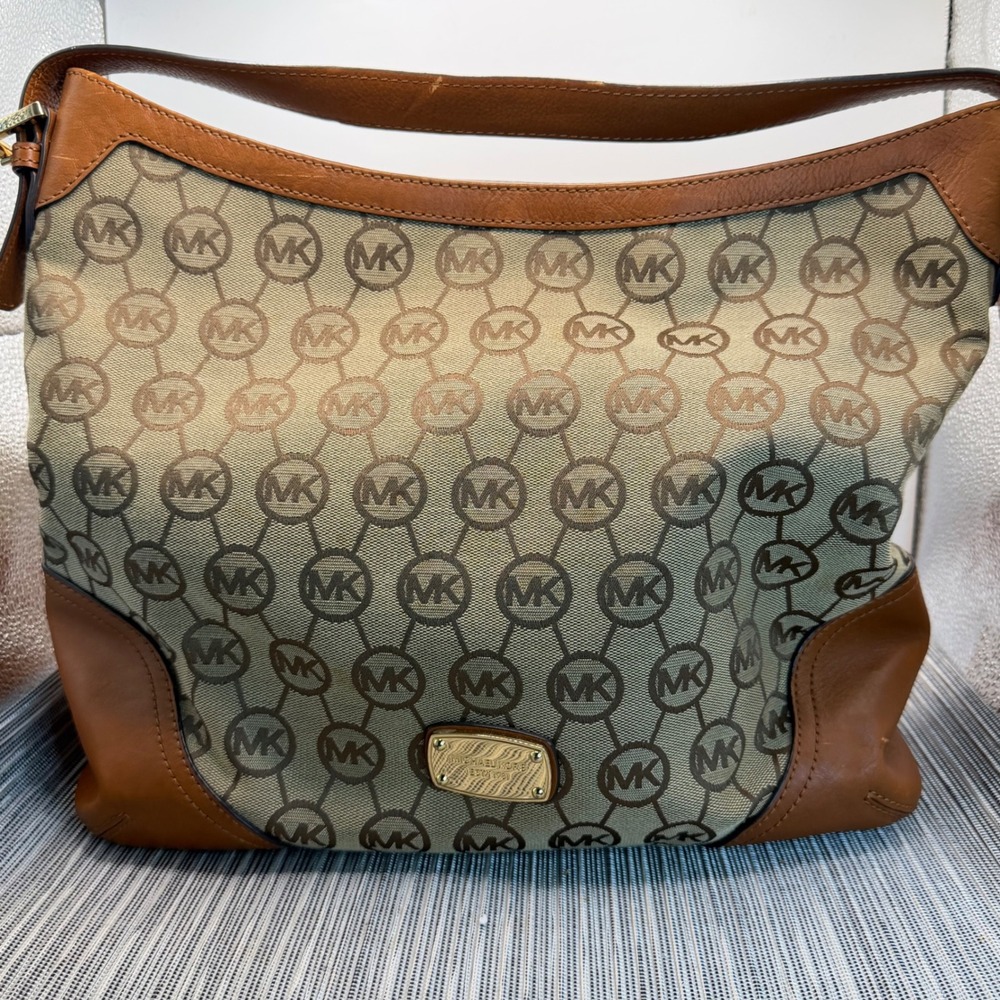 Michael Kors Millbrook Hobo Bag Monogram Canvas Tan Leather Shoulder Bag Large